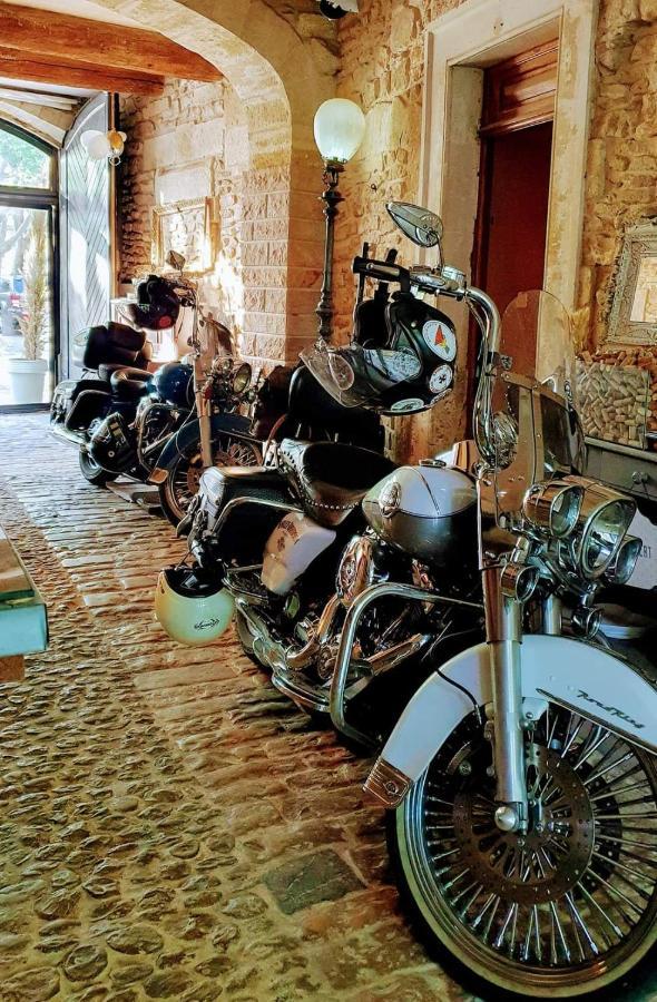 Le 4 Feuilles En.Camargue Otel Bernis Dış mekan fotoğraf